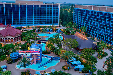 Disneyland Hotel Anaheim Ca What To Know Before You Bring