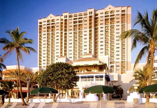 Marriott BeachPlace Towers Fort Lauderdale FL What To Know BEFORE   Resort Exterior 1 