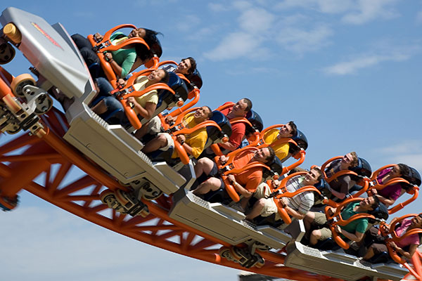 7 Amusement Park Packages For Families | Family Vacation Critic