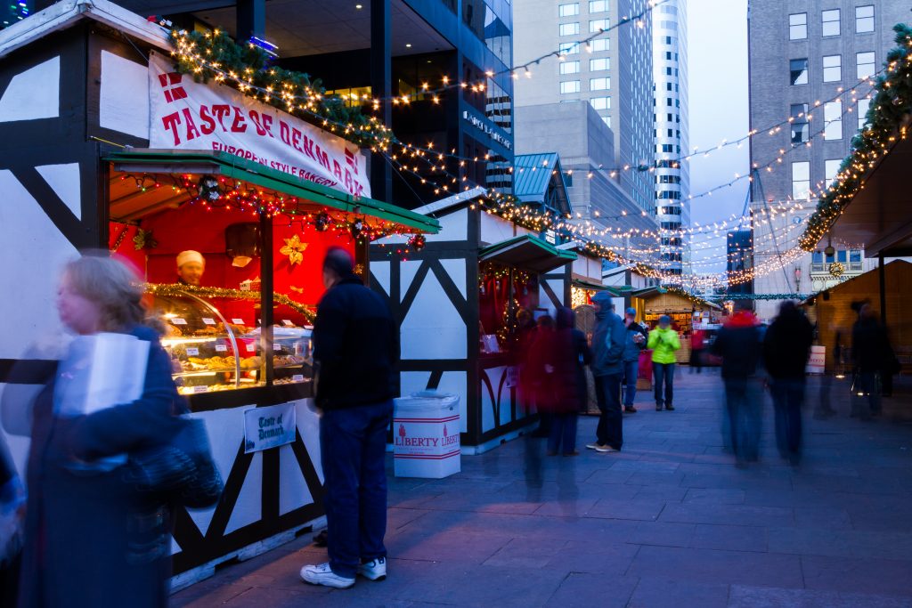 6 Best U.S. Christmas Markets For Families | Family Vacation Critic