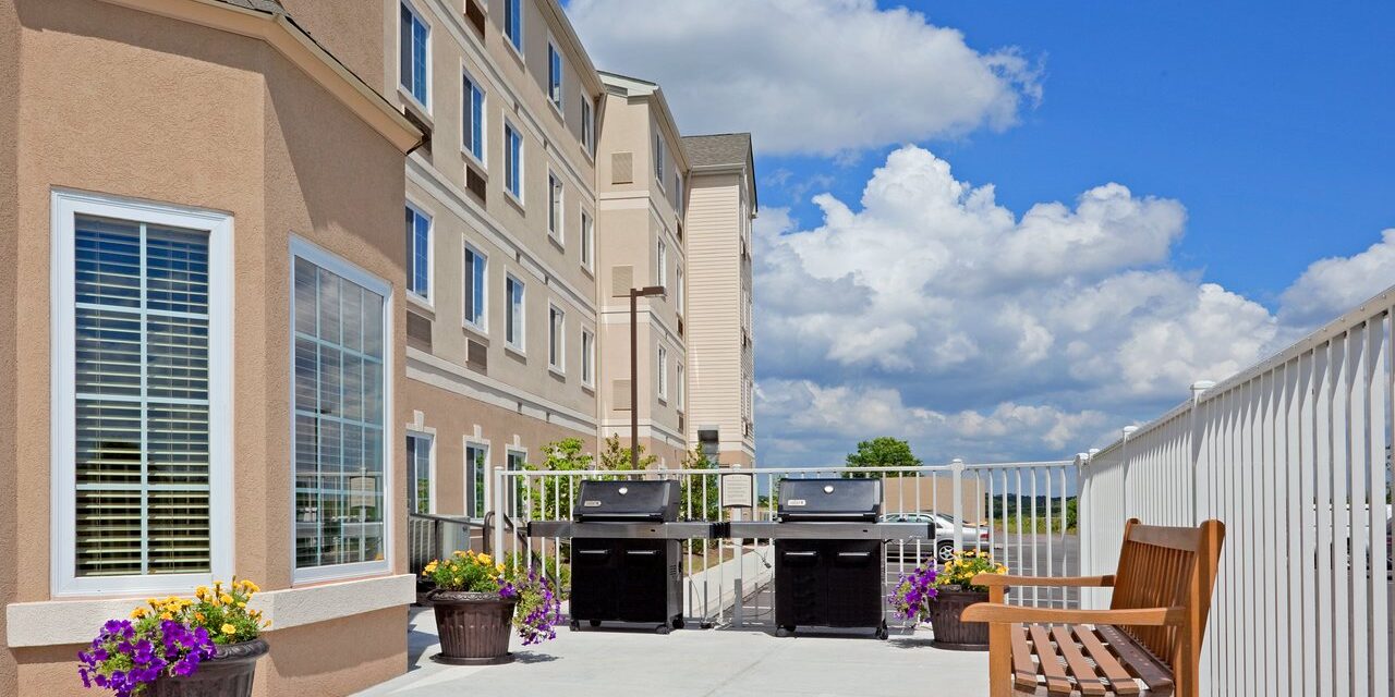 Staybridge Suites Philadelphia Valley Forge 422 (Royersford, PA): What