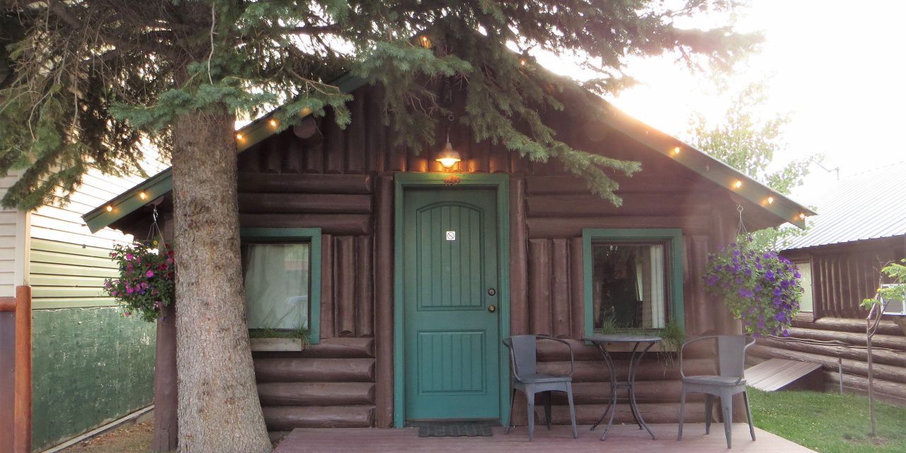 Moose Creek Cabins And Inn West Yellowstone Mt What To Know