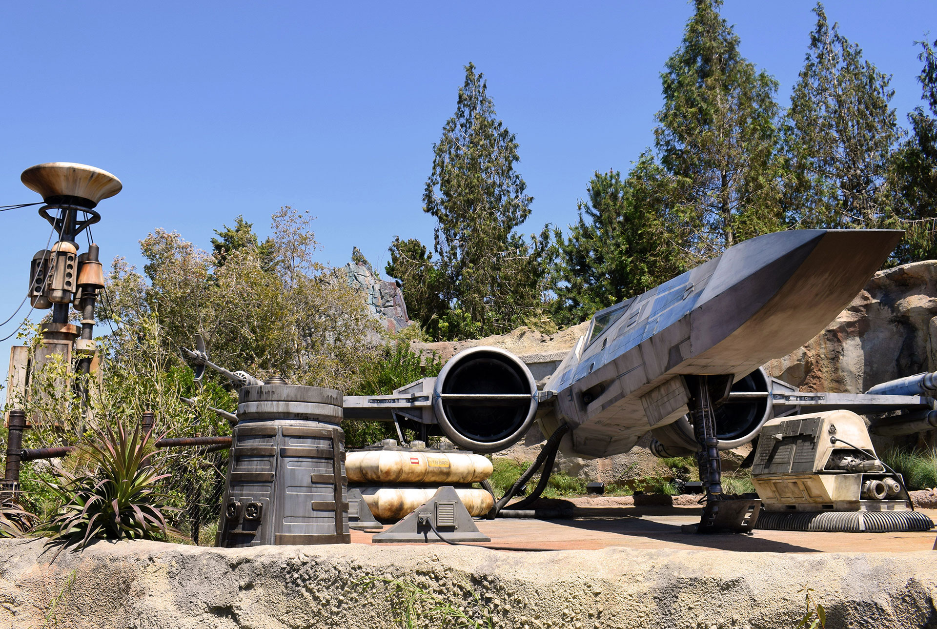 How To Strategize Your Visit To Disney's New Star Wars Lands | Family ...