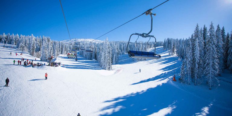 10 Best Ski Resorts on the West Coast | Family Vacation Critic