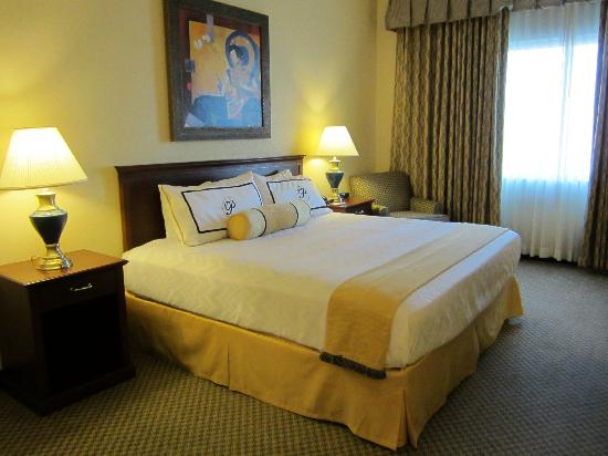 The Parkway Hotel (St. Louis, MO): What to Know BEFORE You Bring Your ...