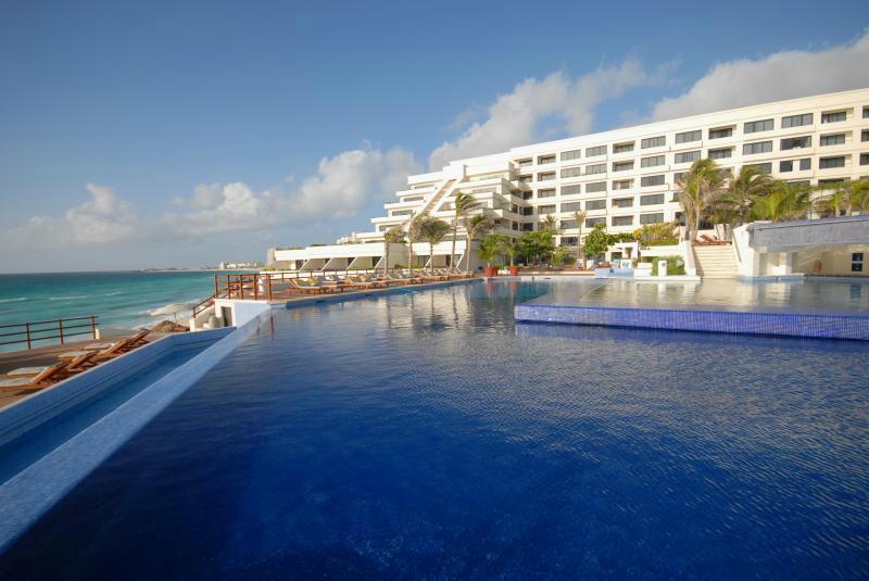 Grand Oasis Playa (Cancun): What to Know BEFORE You Bring Your Family