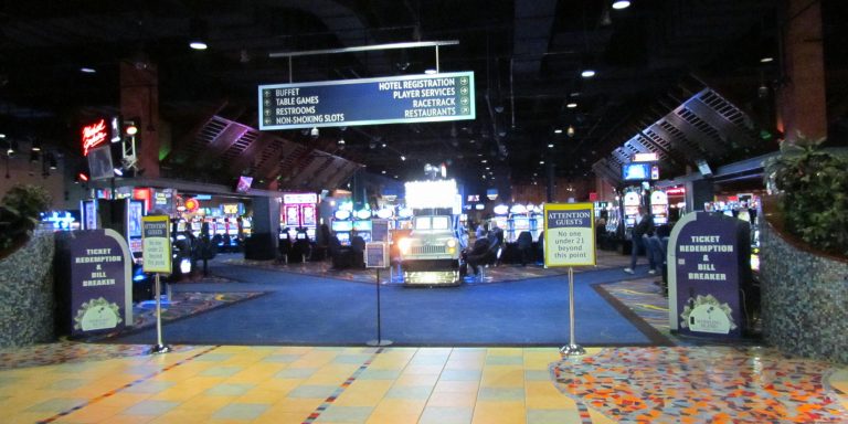 warroad casino