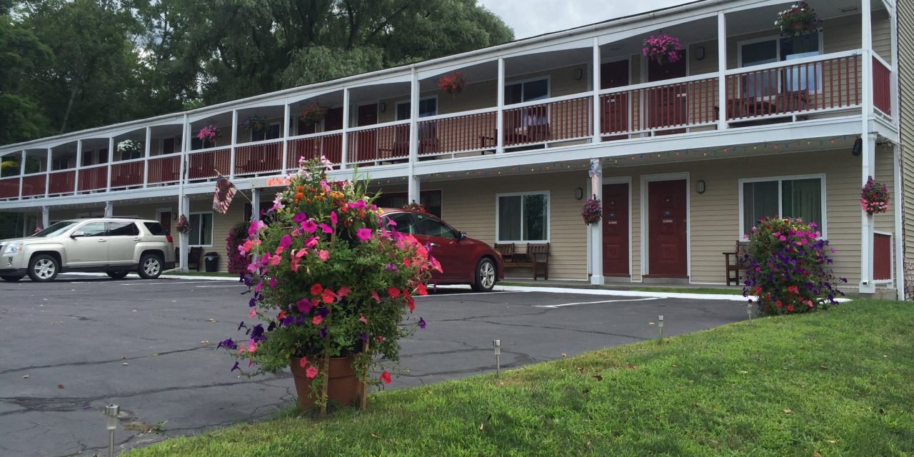 Cozy Corner Motel (Williamstown, MA): What to Know BEFORE You Bring