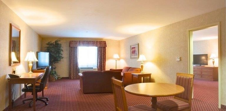 BEST WESTERN PLUS Media Center Inn & Suites (Burbank, CA): What to Know ...