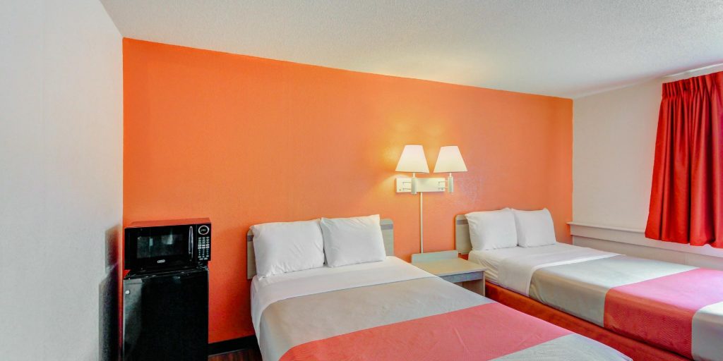 Motel 6 Wichita East (Wichita, KS): What to Know BEFORE You Bring Your