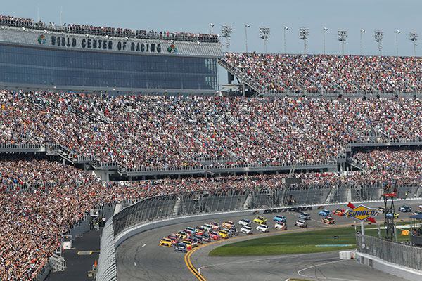 Guide to the Daytona 500 With Kids | Family Vacation Critic