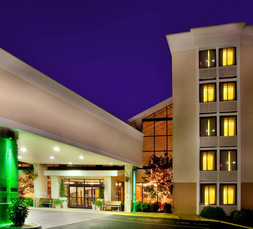 Holiday Inn Roanoke Valley View (Roanoke, VA): What to Know BEFORE You