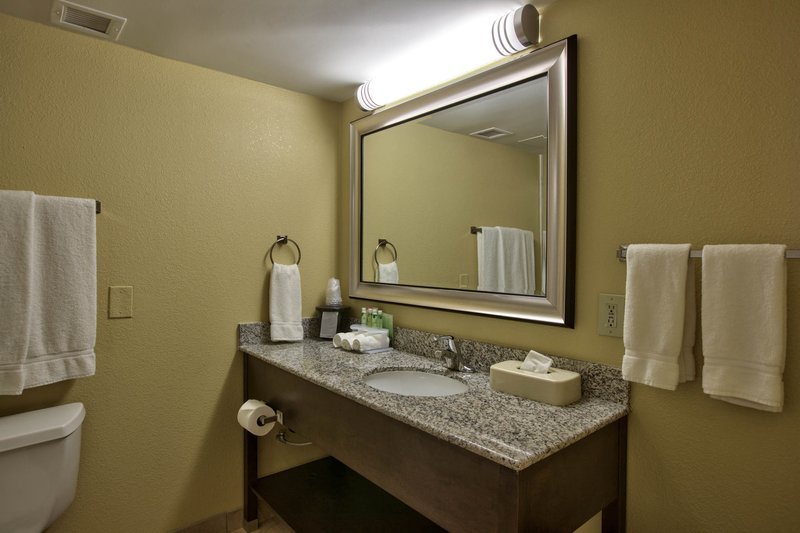 Holiday Inn Express Tallahassee East (Tallahassee, FL): What to Know