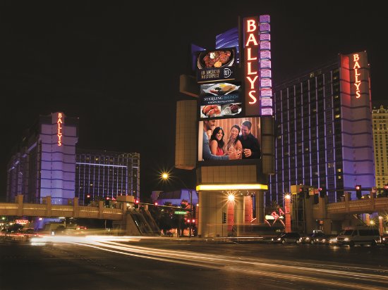 Bally's Las Vegas Pool: Best Vegas Strip Pool With Deep End