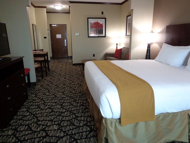 Holiday Inn Express Lubbock South (Lubbock, TX): What to Know BEFORE ...