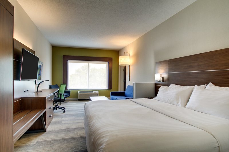 Holiday Inn Express & Suites Aurora - Naperville (Aurora, IL): What to ...