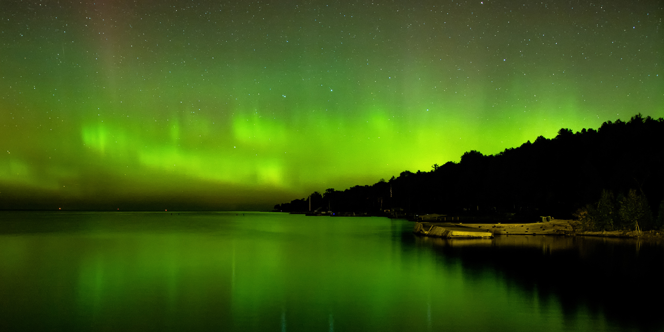 8 U.S. Destinations Where You Can See the Northern Lights Family